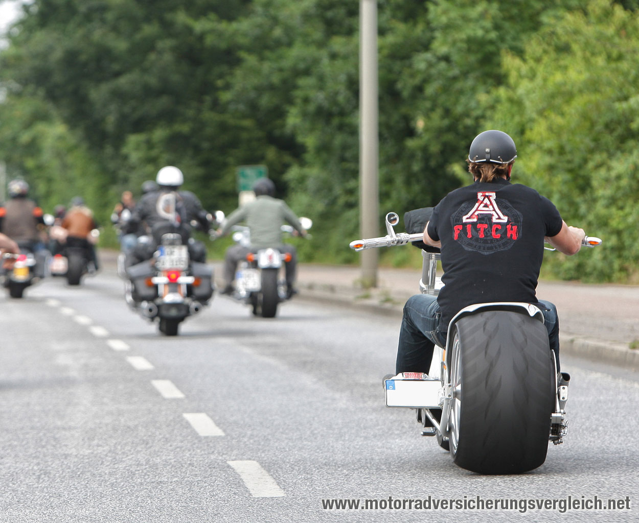 Chopper-Konvoi auf Tour